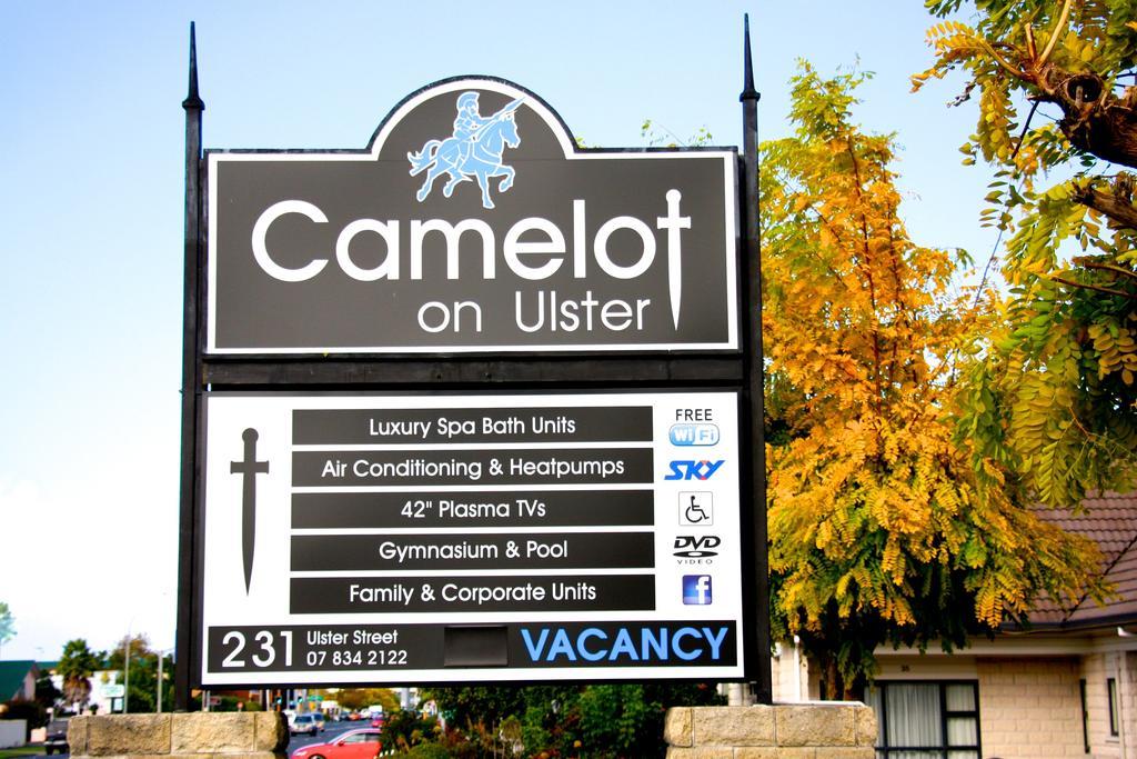 Camelot On Ulster Motel Hamilton Exterior photo